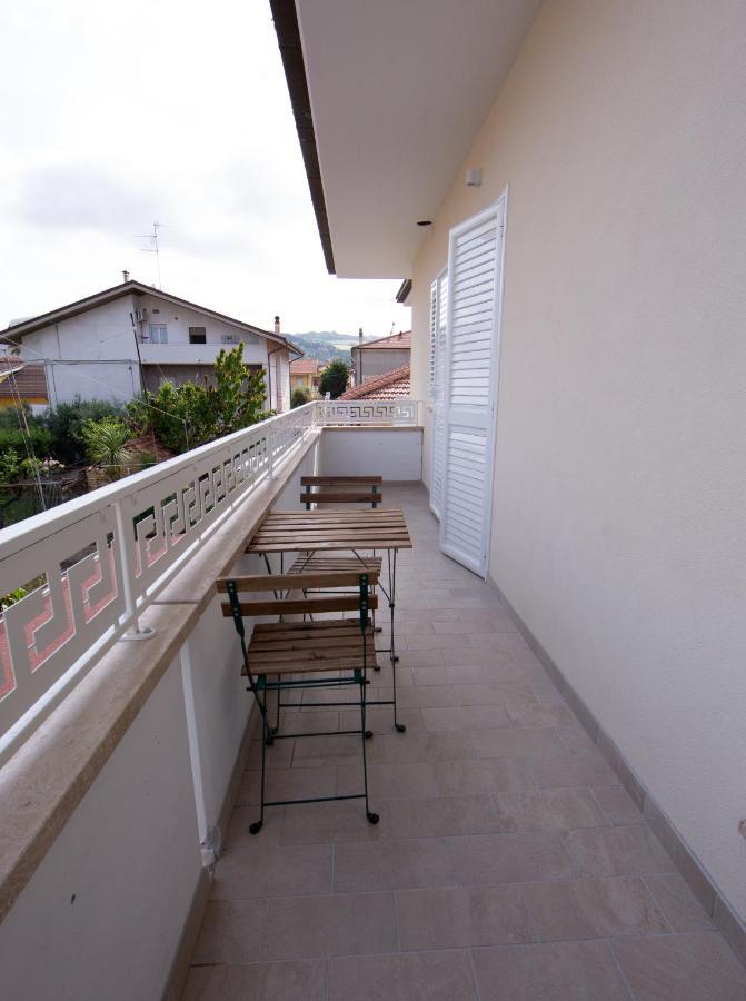 Aria Di Sale Bed & Breakfast Мартинсикуро Екстериор снимка